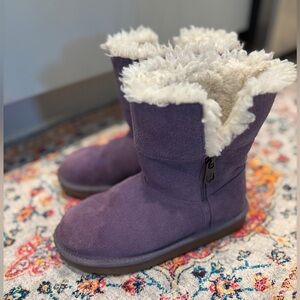 Koolaburra by Ugg Purple Boots with Sherpa Lining. Size 1